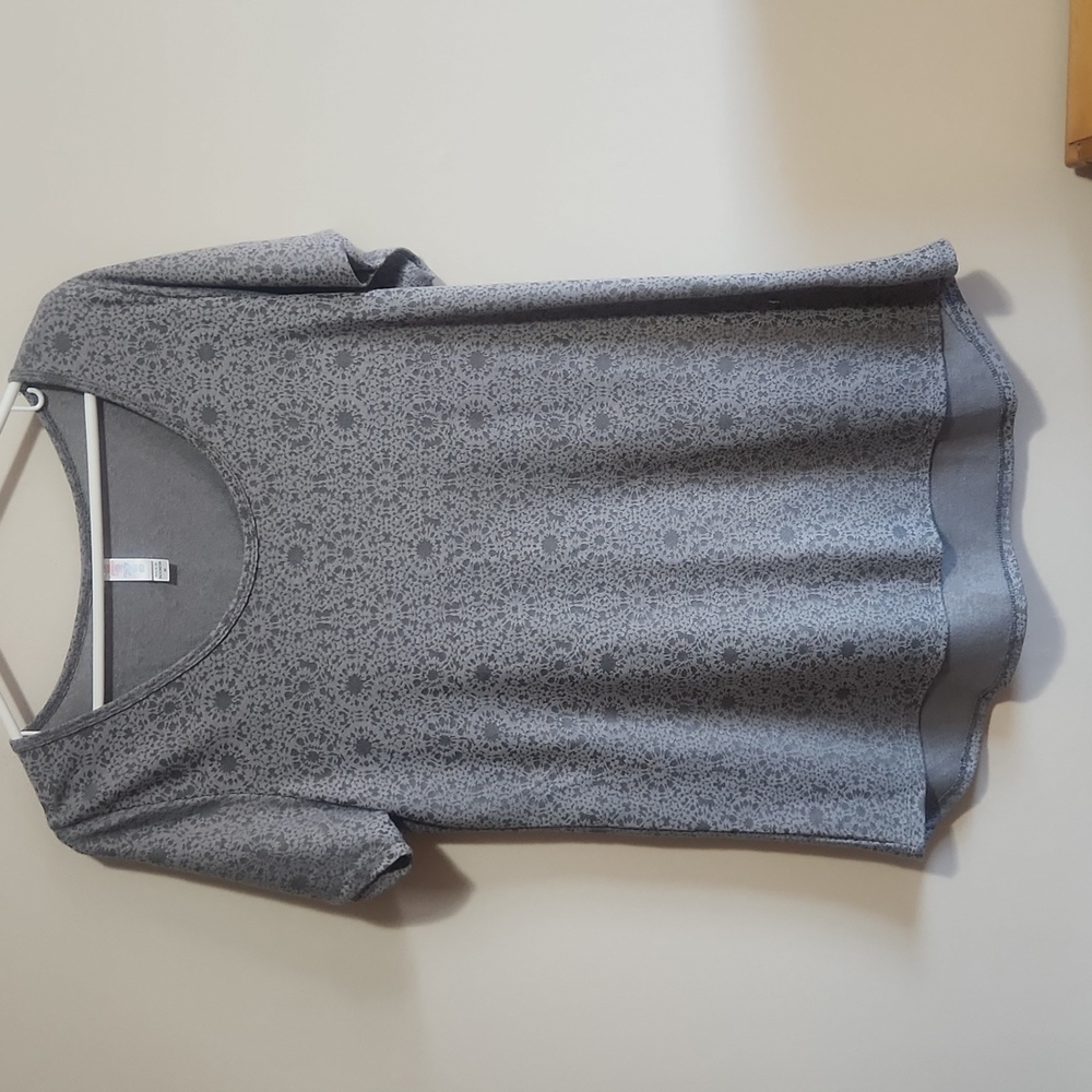 LuLaRoe Gray Patterned Short Sleeve Tee